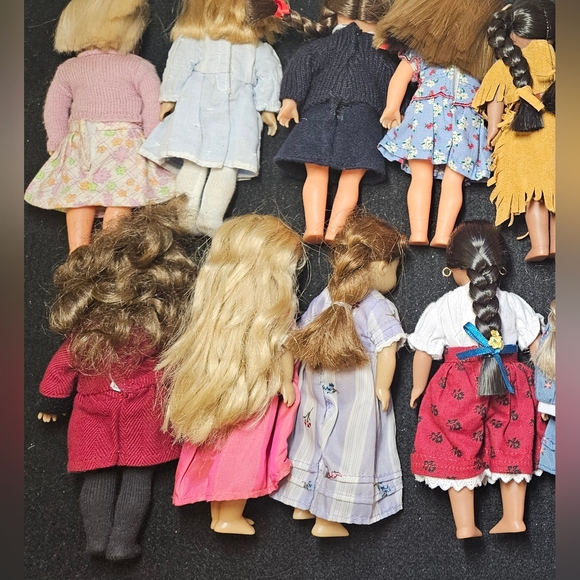 Doll - Picture 3 of 4